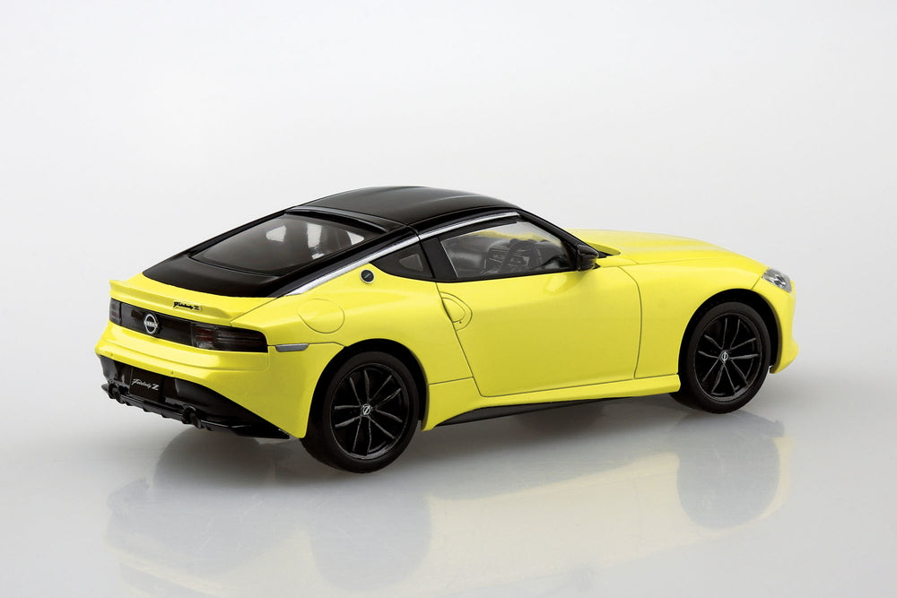 1:32 Scale Aoshima Nissan RZ34 Fairlady (Ikazuchi Yellow) Snap Kit